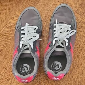 Diesel Gray & Red Sneakers Mens SZ 9 Vintage